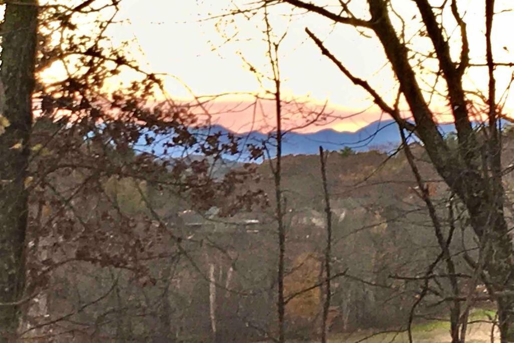Serenity Views Comfort - Close To City & Parkway! Weaverville Luaran gambar
