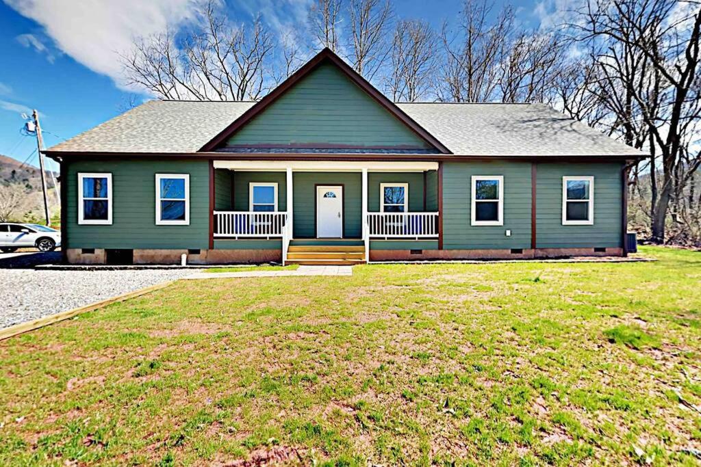 Serenity Views Comfort - Close To City & Parkway! Weaverville Luaran gambar